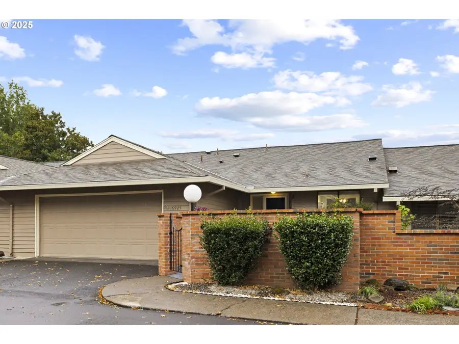 16925 SW Monterey Ln, King City, OR 97224 - Image #2