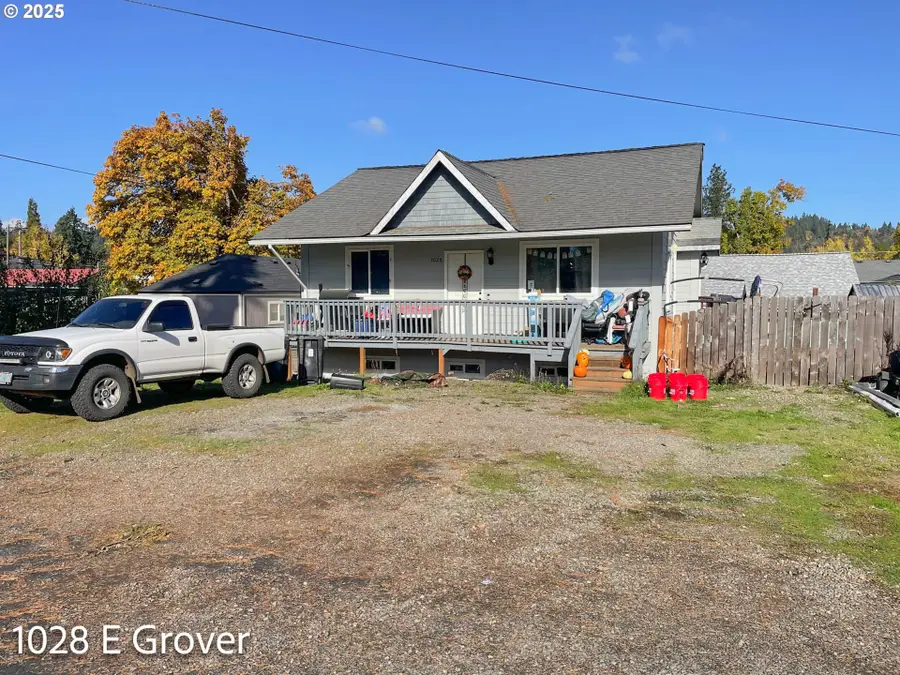 1028 E Grover Ave, Cottage Grove, OR 97424 - Image #2