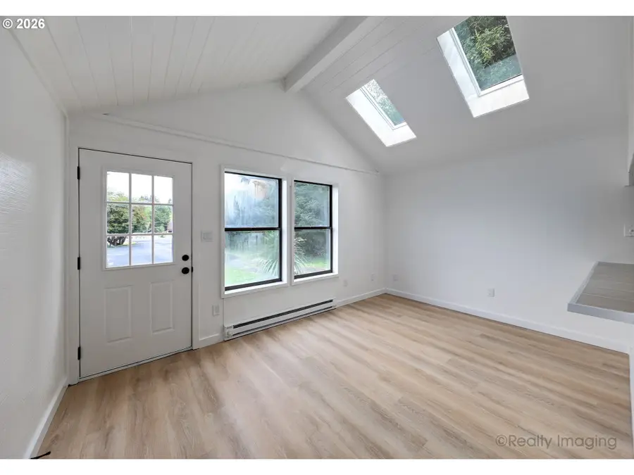 401 Glenwood Ct, Cannon Beach, OR 97110 - #2