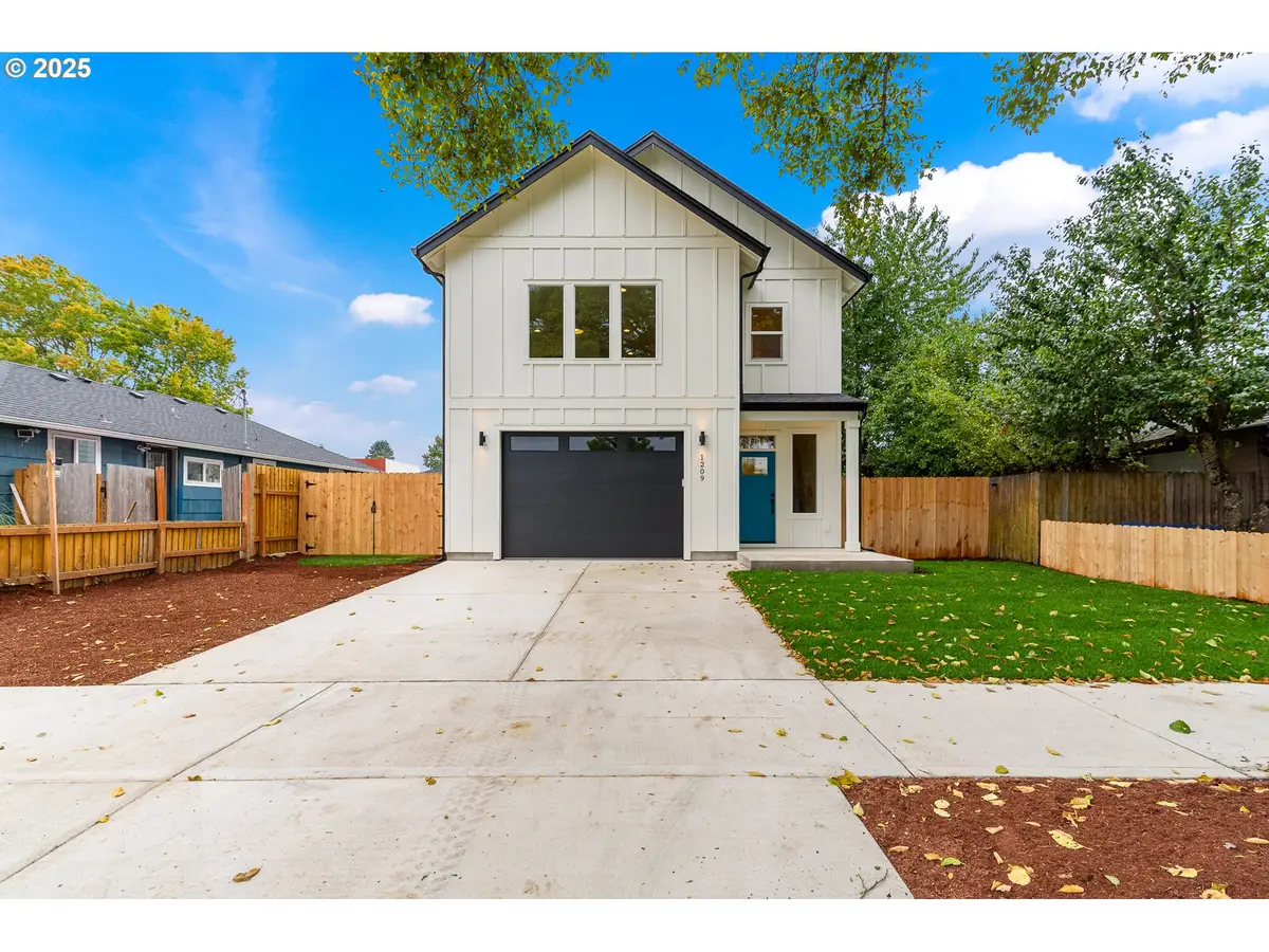 1209 S 6th Ave, Kelso, WA 98626 - #1