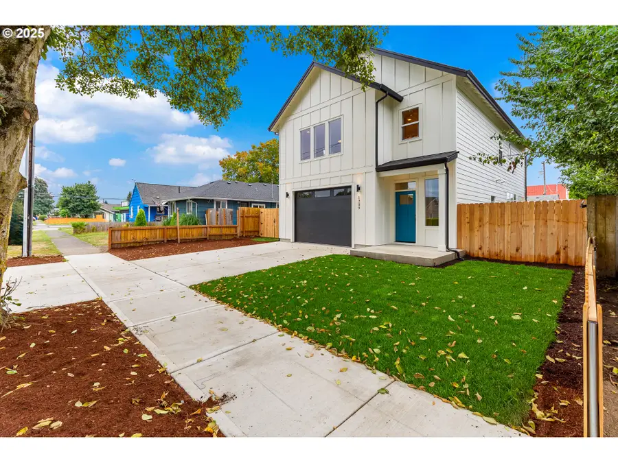 1209 S 6th Ave, Kelso, WA 98626 - #2