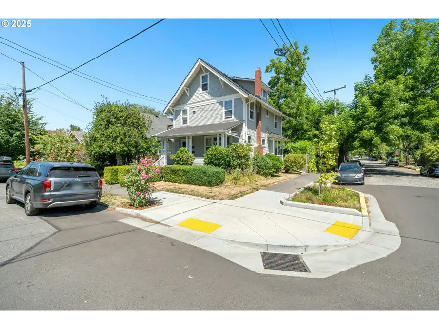 3955 SE Madison St, Portland, OR 97214 - Image #2