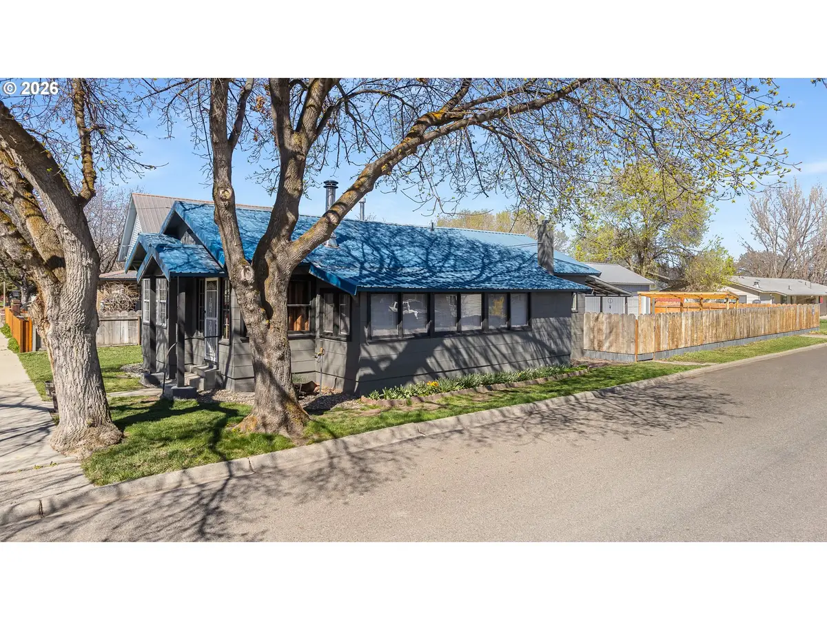 710 Valley Ave, Baker City, OR 97814 - #1