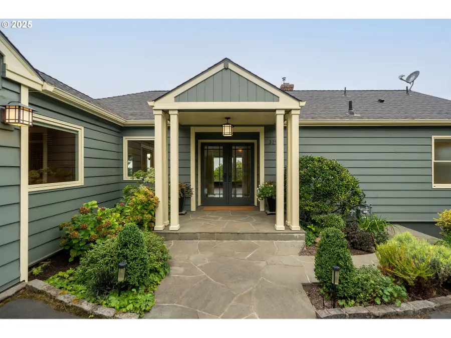 3250 SW Donner Way Ct, Portland, OR 97239 - Image #2
