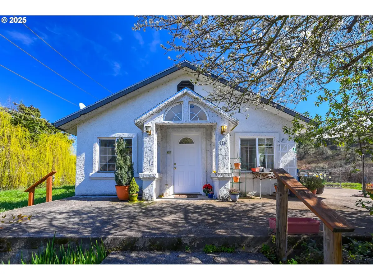 166 Whitson Ln, Tenmile, OR 97457 - Image #1