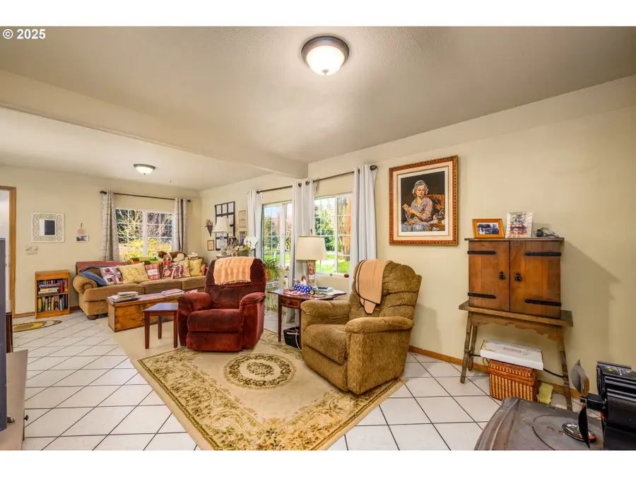 166 Whitson Ln, Tenmile, OR 97457 - Image #2