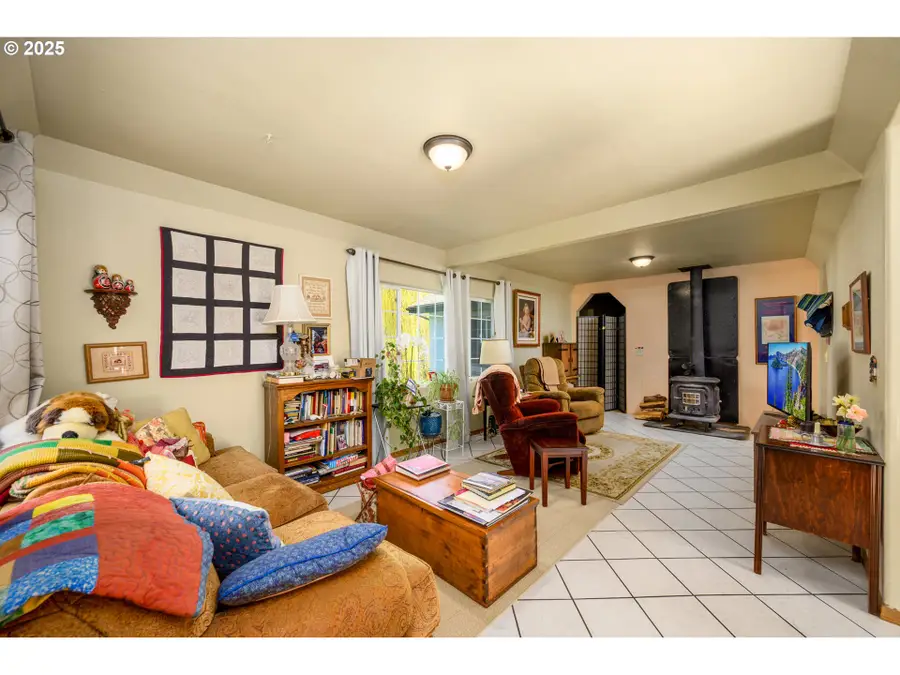 166 Whitson Ln, Tenmile, OR 97457 - Image #3