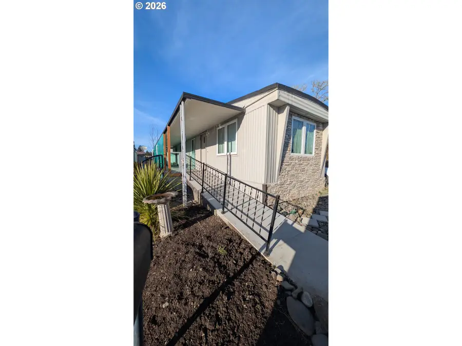 3203 SE Vineyard Rd #12, Milwaukie, OR 97267 - Image #2