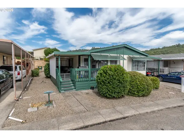608 Shadow Ranch Ln, Roseburg, OR 97470