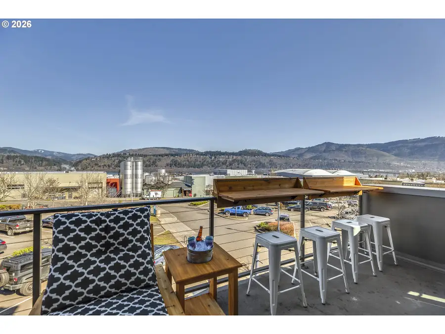 606 Cascade Ave #1, Hood River, OR 97031 - Image #3