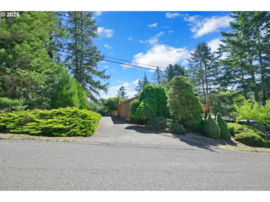 642 Terrace Ln, Sutherlin, OR 97479 - #3