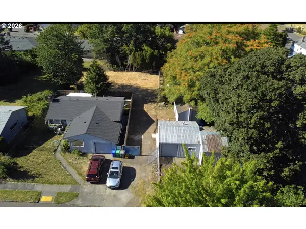 12041 NE Siskiyou St, Portland, OR 97220