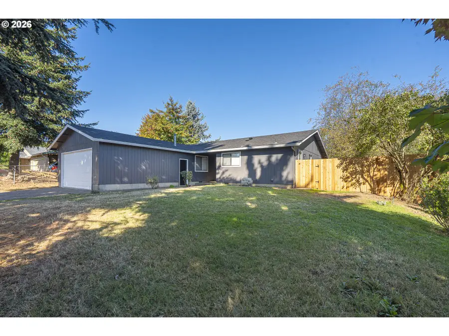 2713 E Walnut Ave, Newberg, OR 97132 - #2