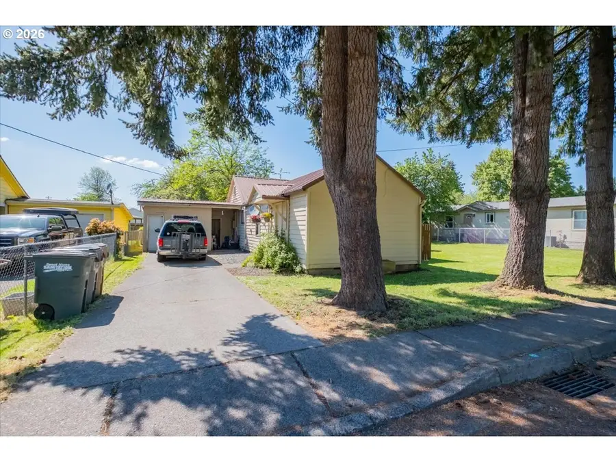 1044 23rd Ave, Sweet Home, OR 97386 - #2