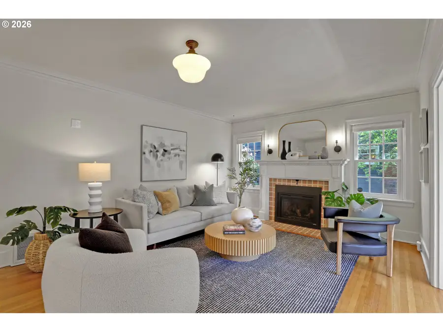 3335 NE Holladay St, Portland, OR 97232 - #2