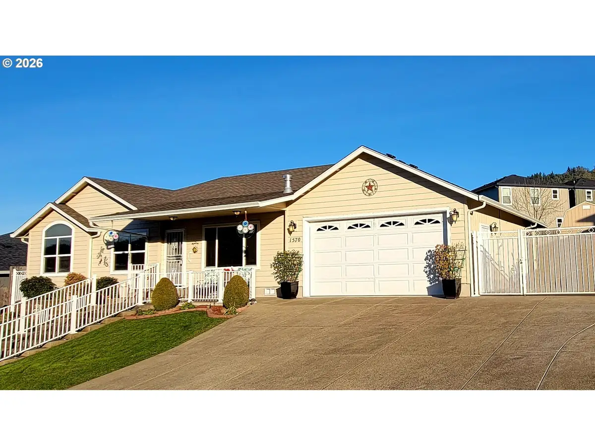 1570 W Basil St, Roseburg, OR 97471 - Image #1