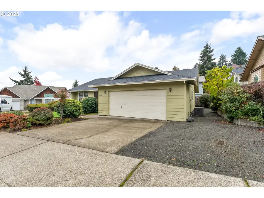 2245 NW Cabrillo Ct, Roseburg, OR 97471 - Image #2