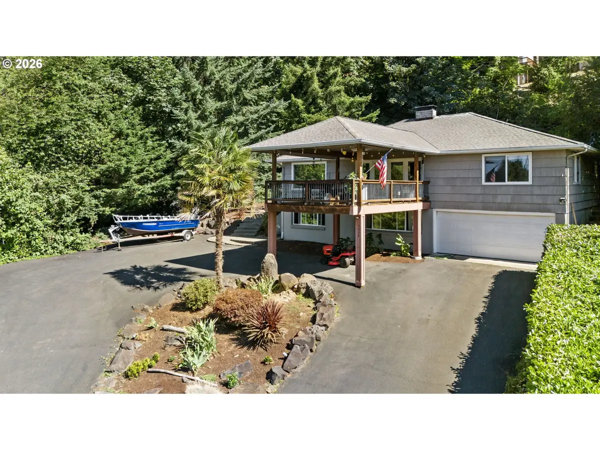 4024 Pacific Way, Longview, WA 98632 - #1