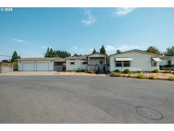 698 Royalty Cir, Salem, OR 97301