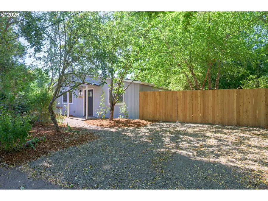 1860 W 12th Ave, Eugene, OR 97402 - #3