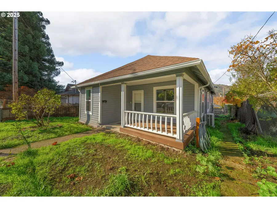1530 SE Hamilton St, Roseburg, OR 97470 - Image #3