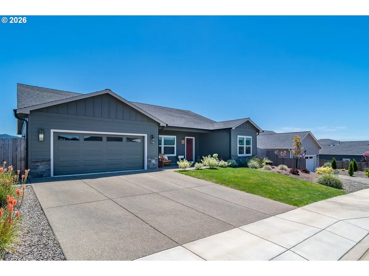 836 Durham Ave, Sutherlin, OR 97479 - #1