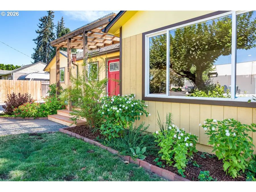 1883 7th St, Springfield, OR 97477 - #3