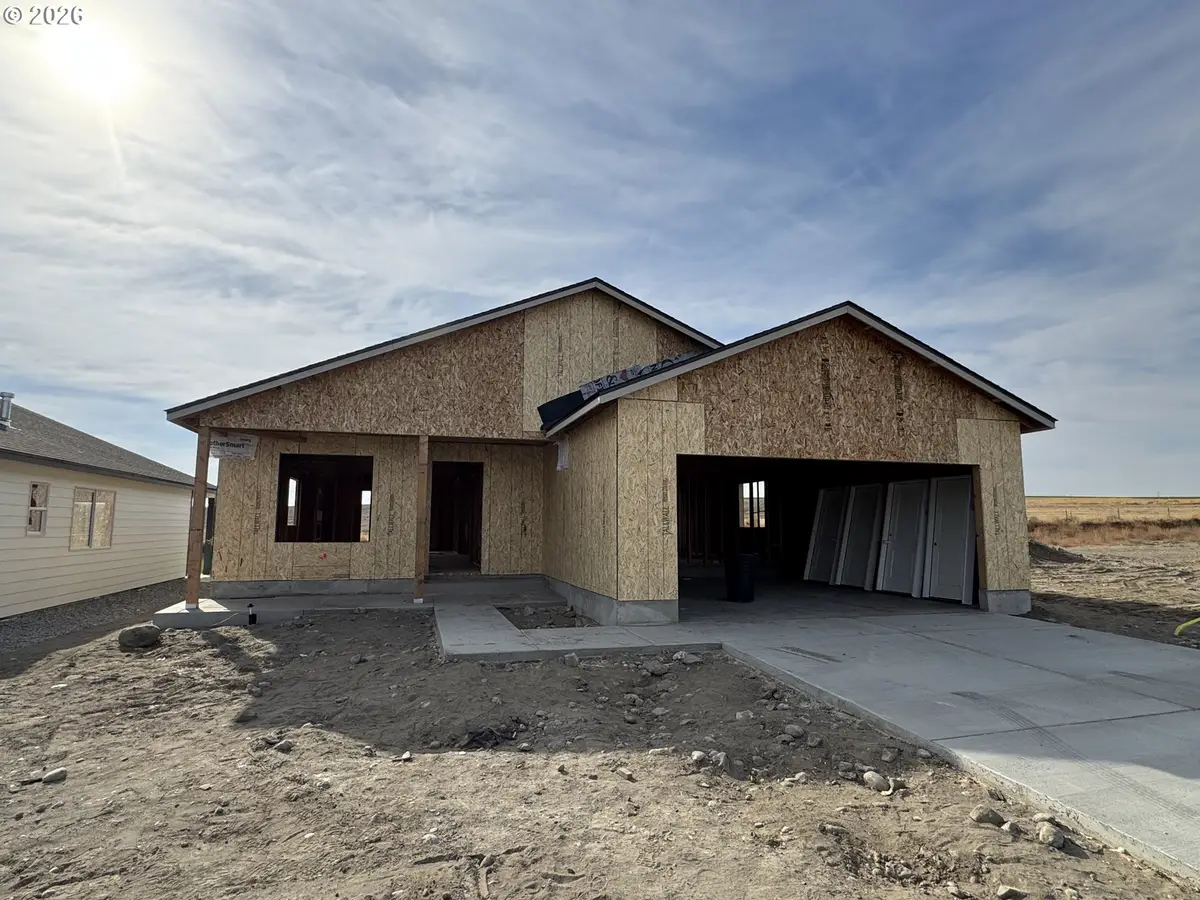 646 Grant St, Umatilla, OR 97882 - #1