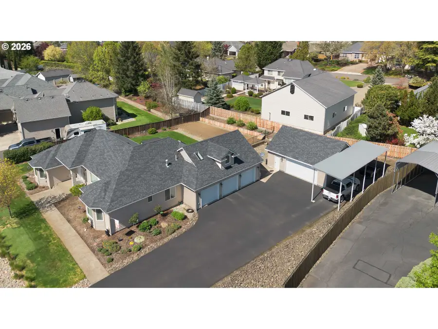 402 Martha Dr, Winchester, OR 97495 - #3