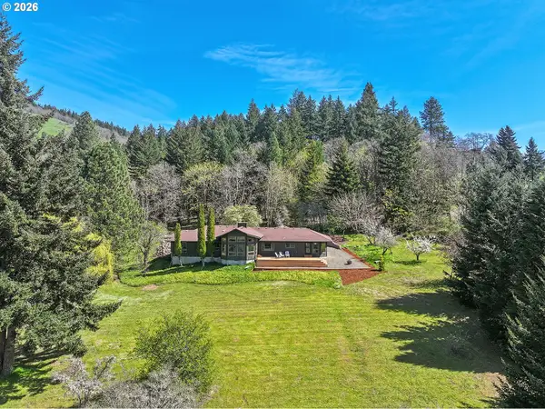 201 NW Country Place Rd, WhiteSalmon, WA 98672