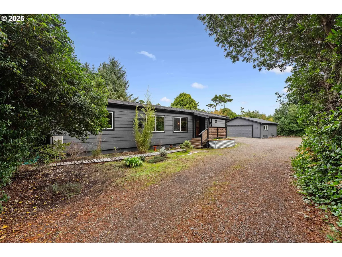 87527 Rhodowood Dr, Florence, OR 97439 - Image #1