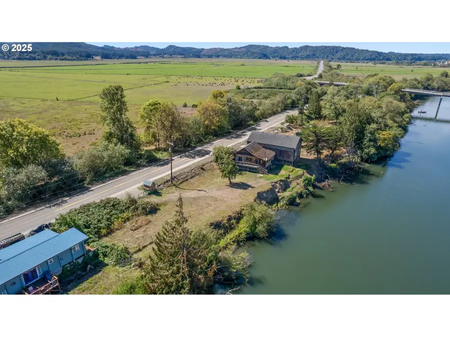 56941 Fishtrap Rd, Coquille, OR 97423 - Image #3