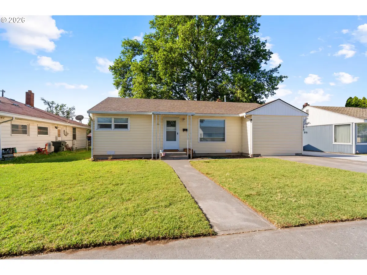 803 W Tamarack Ave, Hermiston, OR 97838 - #1