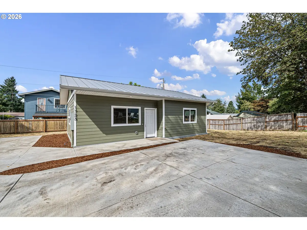 1723 S 6th St, Cottage Grove, OR 97424 - #1