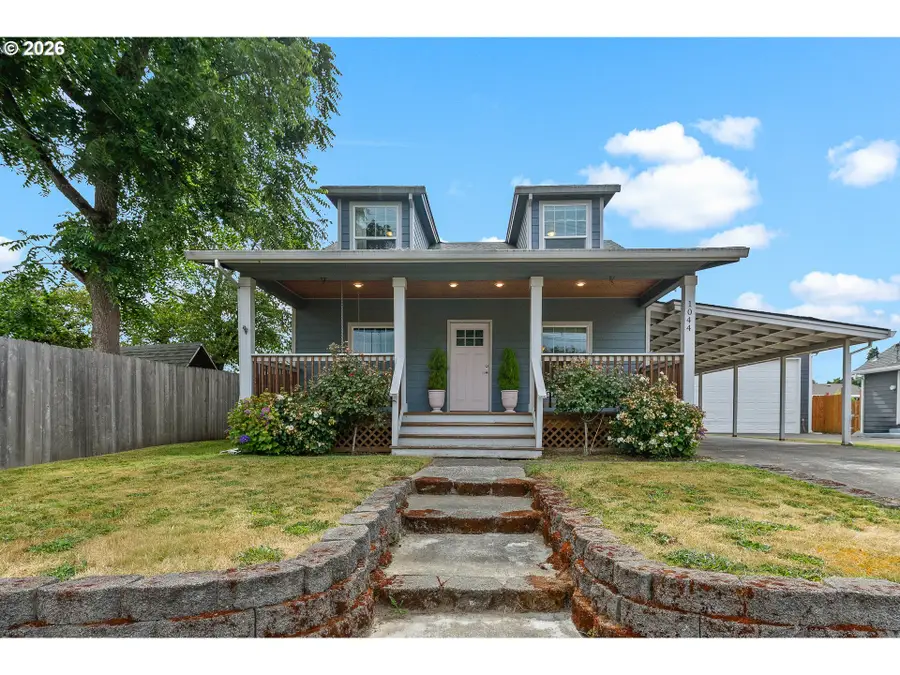 1044 Park St, Woodland, WA 98674 - #3