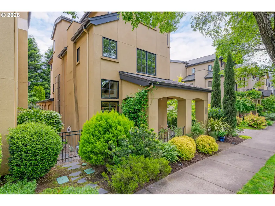 3017 Lord Byron Pl, Eugene, OR 97408 - #3