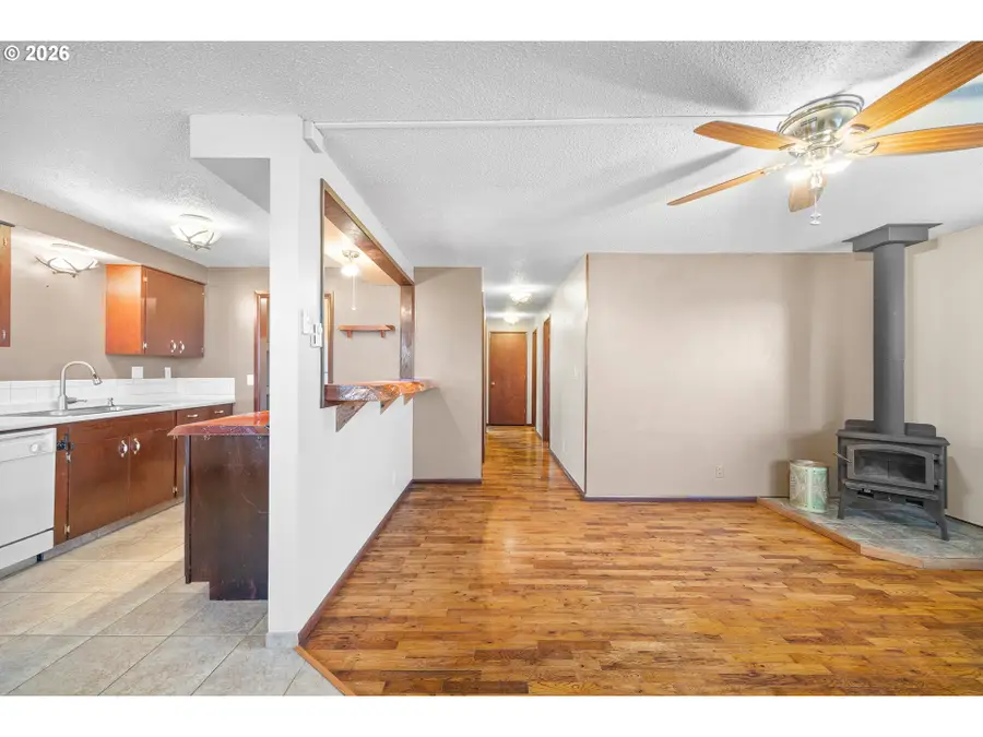 1025 Garfield Ave, Coos Bay, OR 97420 - #3