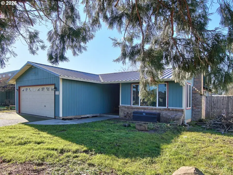 211 NE Kingwood St, McMinnville, OR 97128 - #2