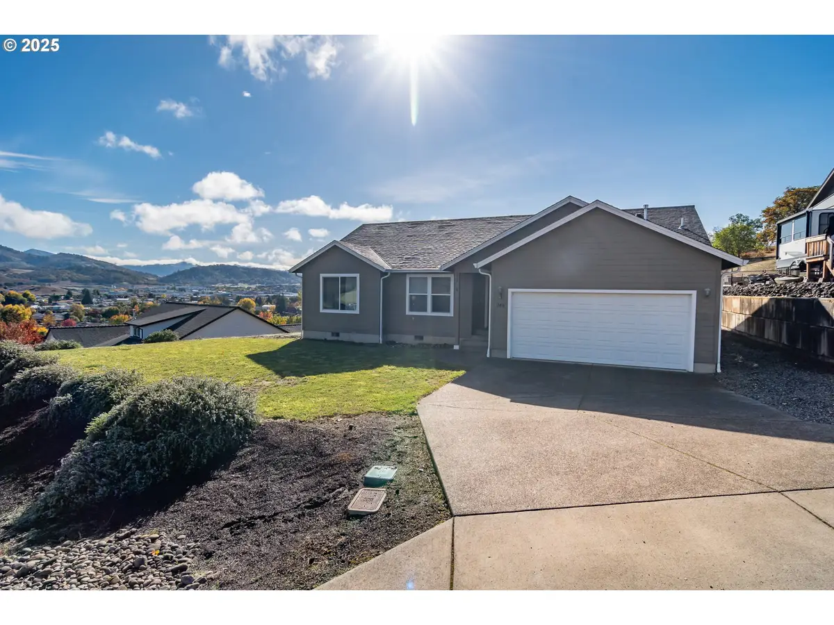 246 Palmdale Ave, Roseburg, OR 97471 - Image #1