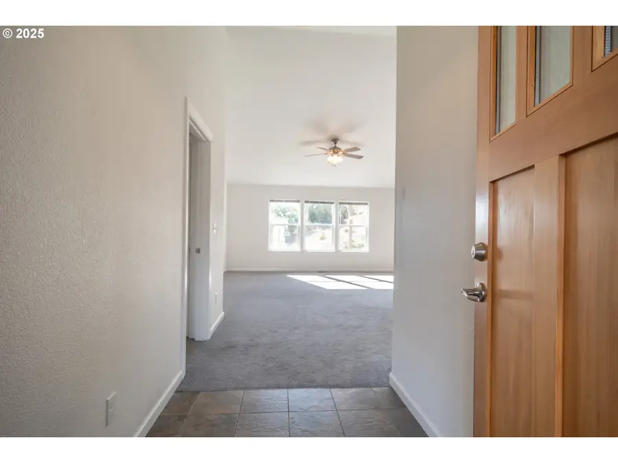 246 Palmdale Ave, Roseburg, OR 97471 - Image #2