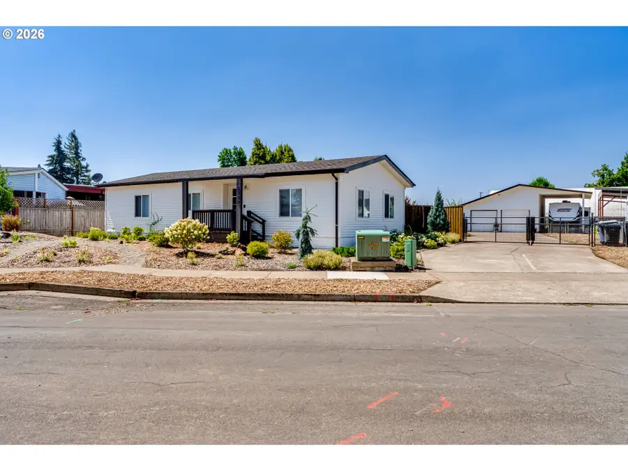 2226 32nd St, Springfield, OR 97477 - #2