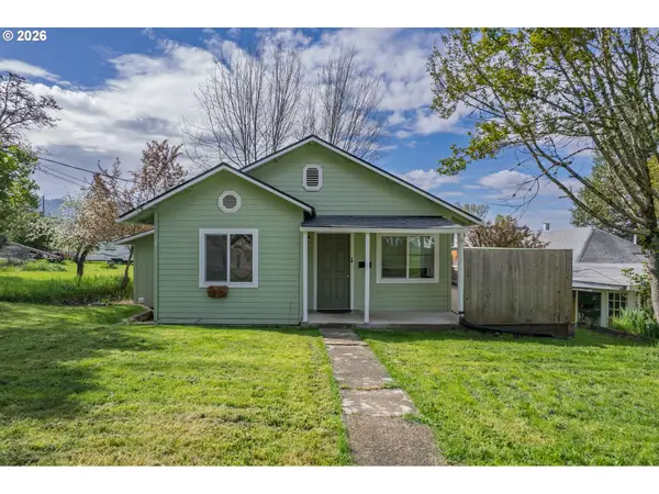 1755 NE Klamath Ave, Roseburg, OR 97470