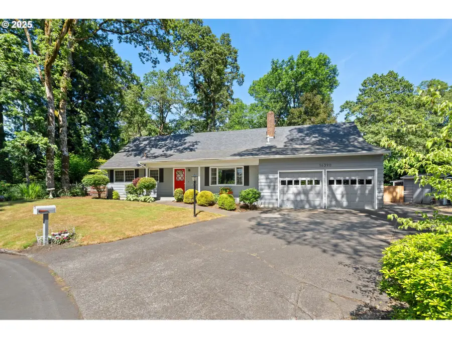 16390 SE Hillside Ln, Milwaukie, OR 97267 - Image #2