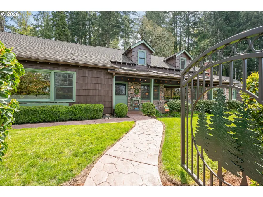 42 Ridgewood Dr, Eugene, OR 97405 - #3