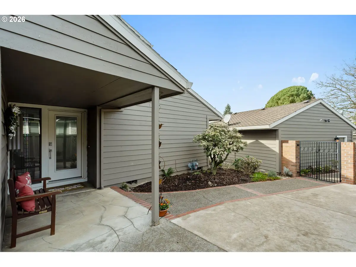 32540 SW Lake Point Ct, Wilsonville, OR 97070 - #1