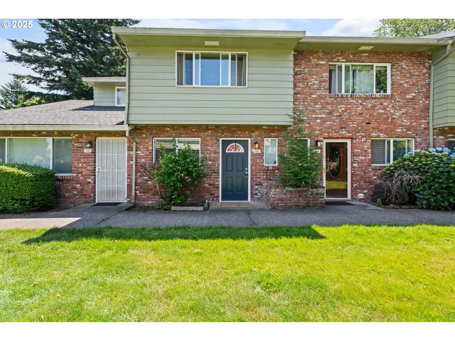 2062 NE Hogan Dr, Gresham, OR 97030 - Image #2