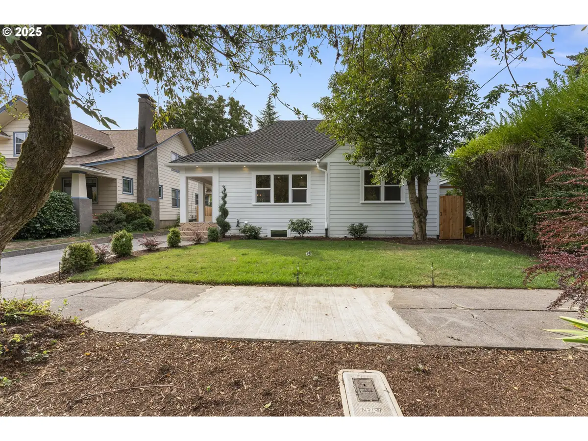 3564 NE Mathison Pl, Portland, OR 97212 - Image #1