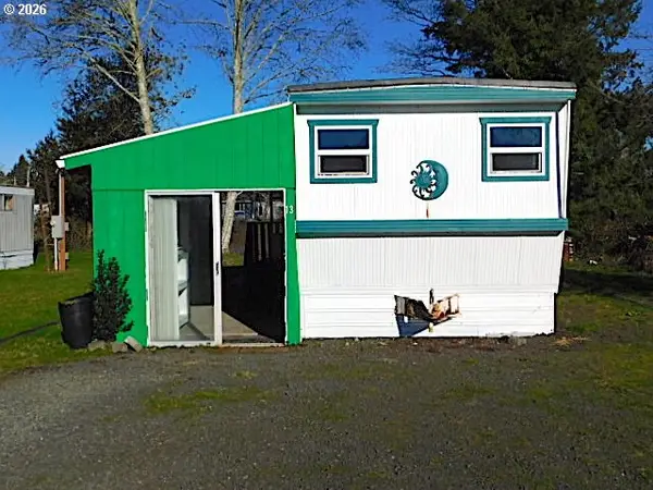 701 NW Warrenton Dr #13, Warrenton, OR 97146