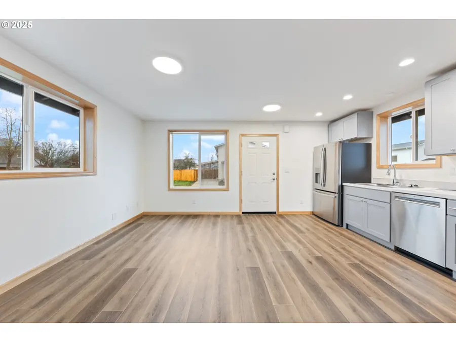 5253 Forest Ln, Eugene, OR 97402 - Image #2