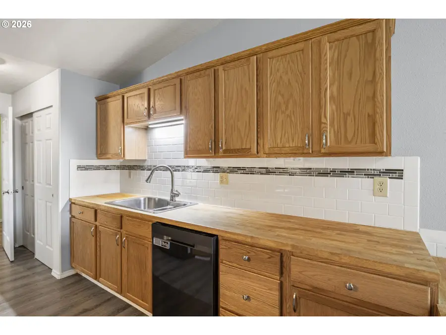 702 Benjamin Ave, Cottage Grove, OR 97424 - #3